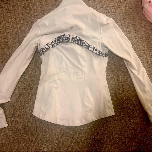 Lululemmon Define Jacket - Picture 2 of 2